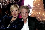 Amsterdam 9 december 2004
Miljonairs fair in de Rai Amsterdam.
Jan des Bouvrie en Monique des Bouvrie voor kerstboom
