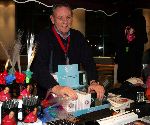 Eindhoven, 4 December 2004
Pa Bauer, de vader van Frans Bauer achter zijn kraam