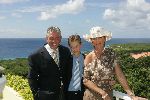 Curacao, 30 December 2004
Trouwfeest Edwin smulders, papa Peter Smulders met zijn vrouw Ingeborg smulders en jongste zoon Junior Smulders