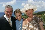 Curacao, 30 December 2004
Trouwfeest Edwin smulders, papa Peter Smulders met zijn vrouw Ingeborg smulders en jongste zoon Junior Smulders