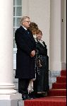 Den Haag 5 December 2004 Paleis Noordeinde 
Aankomst Prins Bernhard 
Pieter v vollenhoven, Prinses Margriet en Prinses Christina 
Peter Smulders BV