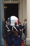 Den Haag 5 December 2004 Paleis Noordeinde 
Aankomst Prins Bernhard 
Pieter v vollenhoven, Koningin Beatrix en Prinses Margriet
Peter Smulders BV