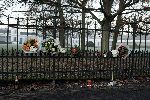 Soestdijk 2 december 2004
Bloemen voor Prins Bernhard bij paleis Soestdijk
