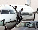 Schiphol Oost 9 december 2004
Robbie Williams arriveert op schiphol Oost