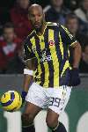 Eindhoven, 6 December 2005
Championsleaguewedstrijd Seizoen 2005/2006
PSV-Fenerbahçe, eindstand 2-0
Anelka houdt overzicht tijdens het controleren van de bal
© Foto Bart Bel