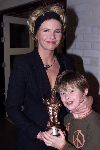 Nijkerk 1 januari 2001
Nieuwjaarsreceptie staatsloterijshow.
Anita Witzier met zoontje