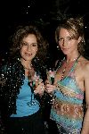 de Kwakel 23 december 2005
Kerstborrel Gerard Joling.
Milika Peterzon en Cilly dartell met champagne