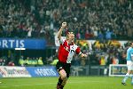 Rotterdam, 11 December 2005 Kompetiewedstrijd seizoen 2005/2006
Feyenoord-PSV, eindstand 1-0
Dirk Kuyt heeft de stand op 1-0 gebracht