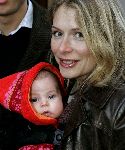 Amsterdam 18 november 2005
Premiere Kabouter Plop in Tuschinsky.
Elle v Rijn met Baby Helena
