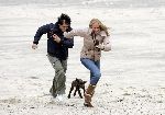 Bloemendaal 3 december 2005
Ellemieke Vermolen met haar nieuwe vriend Jose Fortes Rodriges en hond Bo op het strand.