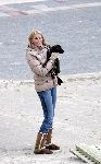 Bloemendaal 3 december 2005
Ellemieke Vermolen met haar nieuwe vriend Jose Fortes Rodriges en hond Bo op het strand.