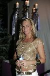 de Kwakel 23 december 2005
Kerstborrel Gerard Joling.
Ellemieke Vermolen met champagne
