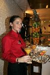 Amsterdam 12 december 2005
Kerstdiner bij de kersentuin met bn ers van Talpa in keuken en bediening.  Fajah Lourens