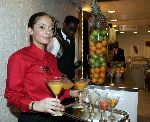 Amsterdam 12 december 2005
Kerstdiner bij de kersentuin met bn ers van Talpa in keuken en bediening.   Fajah lourens