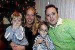 Amsterdam 18 november 2005
Frans Bauer Mariska Christiaan en Jan voor kerstboom.