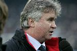 Rotterdam, 11 December 2005 Kompetiewedstrijd seizoen 2005/2006
Feyenoord-PSV, eindstand 1-0
Guus Hiddink