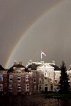 Apeldoorn 16 december 2005
Prinses Margriet Marilene Annette Aimee en Anita taart aansnijden bij expositie van hun trouwjurken op paleis het Loo. regenboog