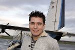 Lelystad 14 december 2005
Jan Smit arriveert met prive jet vanuit duitsland voor een optreden van 15000 gehandicapten in Jaarbeurs Utrecht.