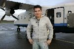 Lelystad 14 december 2005
Jan Smit arriveert met prive jet vanuit duitsland voor een optreden van 15000 gehandicapten in Jaarbeurs Utrecht.