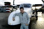 Lelystad 14 december 2005
Jan Smit arriveert met prive jet vanuit duitsland voor een optreden van 15000 gehandicapten in Jaarbeurs Utrecht.