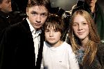 Zeist 7 december 2005
Premiere de Griezelbus.
Serge Price Jim v d Panne (l) en Lisa Smit