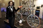 Amsterdam 8 december 2005
VIP avond miljonairs fair in Rai.
Leontien Zijlaard v Moorsel met speciale fiets
