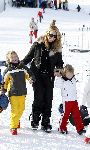 Oberlech 27 december 2005
Linda de Mol met Julian en Noah op ski vkantie