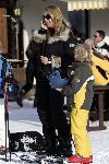 Oberlech 27 december 2005
Linda de Mol met Julian en Noah op ski vkantie