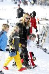 Oberlech 27 december 2005
Linda de Mol met Julian en Noah op ski vkantie