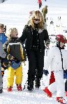 Oberlech 27 december 2005
Linda de Mol met Julian en Noah op ski vkantie