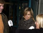 Den Haag 31 december 2005
Koningin Beatrix geopereerd aan haar knie in Rode kruis ziekenhuis.
Prins Willem Alexander en Maxima komen op bezoek.