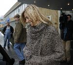 Den Haag 31 december 2005
Koningin Beatrix geopereerd aan haar knie in Rode kruis ziekenhuis.
Prinses Maxima komt op bezoek.
