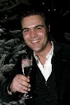 de Kwakel 23 december 2005
Kerstborrel Gerard Joling.
Mike Starink  met champagne