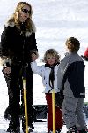 Oberlech 27 december 2005
Linda de Mol met Julian en Noah op ski vkantie