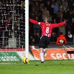 Eindhoven, 29 December 2005
Kompetitiewedstrijd seizoen 2005/2006
PSV-FC-Twente eindstand 1-1
Phillip Cocu viert zijn doelpunt 1-1

© Foto Bart Bel