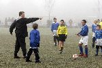 Amersfoort 10 december 2005
Prins Constantijn voetbalt met gehandicapten.
Als scheidsrechter