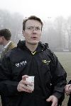 Amersfoort 10 december 2005
Prins Constantijn voetbalt met gehandicapten.
Als scheidsrechter een kopje koffie drinkend