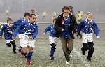 Amersfoort 10 december 2005
Prins Pieter Christiaan voetbalt met gehandicapten en speelt als scheidsrechter