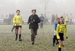 Amersfoort 10 december 2005
Prins Pieter Christiaan voetbalt met gehandicapten en speelt als scheidsrechter