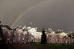 Apeldoorn 16 december 2005
Prinses Margriet Marilene Annette Aimee en Anita taart aansnijden bij expositie van hun trouwjurken op paleis het Loo. regenboog