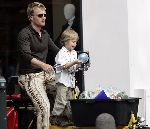 Amsterdam 10 september 2005
Roef Ragas met zijn zoontje op bakfiets