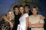 Rotterdam, 20 December 1998
Roel Keyvelos ( inmiddels vriend met Chantal Janzen en 2e van rechts ) in de Bay side Beach Club samen met o.a. Froukje de Both en Ferry Somogyi
© peter Smulders BV