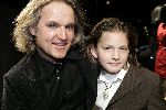 Zeist 7 december 2005
Premiere de Griezelbus.
Roland Jan heyn met zoon