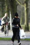 Amsterdam 21 januari 2006
Hans Breukhoven en Connie Breukhoven hardlopen in vondelpark met boodschappen.