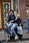 Amsterdam 21 januari 2006
Ellemieke Vermolen met Jose Fortes Rodriques op omafiets
