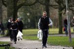 Amsterdam 21 januari 2006
Hans Breukhoven en Connie Breukhoven hardlopen in vondelpark met boodschappen.