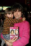 Amsterdam 24 januari 2006
Joris Lutz met zoontje bij presentatie dvd  ha die pa bij Palazzo