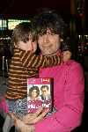 Amsterdam 24 januari 2006
Joris Lutz met zoontje bij presentatie dvd  ha die pa bij Palazzo