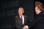 Amsterdam 20 januari 2007
Andre v Duin krijgt de Toon Hermans ouvre award in Carre. Maurice  Hermans