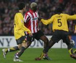 Eindhoven, 20 Februari 2007 Champions Leaguewedstrijd
PSV-FC Arsenal 1e ronde Eindstand 1-0 Seizoen 2006/2007
Arouna Kone in duel met Kolo Toure en Francesc Fabregas